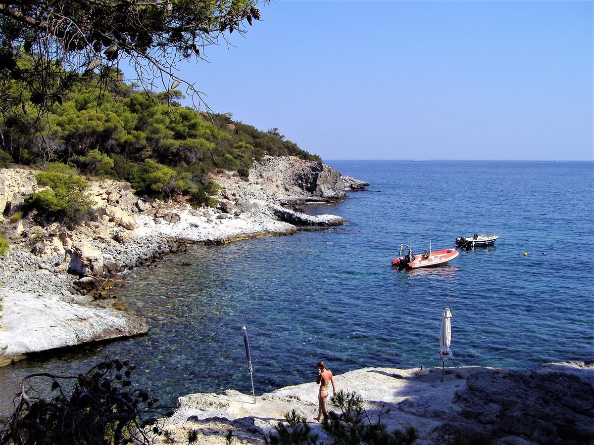 Kavos Bay Seafront Hotel Agia Marina  Exterior foto