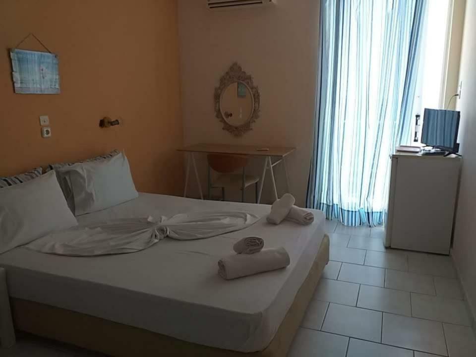 Kavos Bay Seafront Hotel Agia Marina  Exterior foto